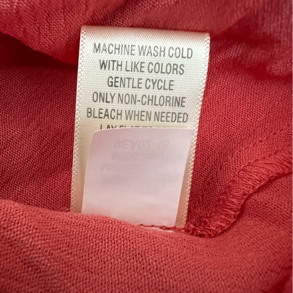 💥2/$15 NWT JohnPaulRichard stitch fix coral tie front lace insert top small - Picture 13 of 13